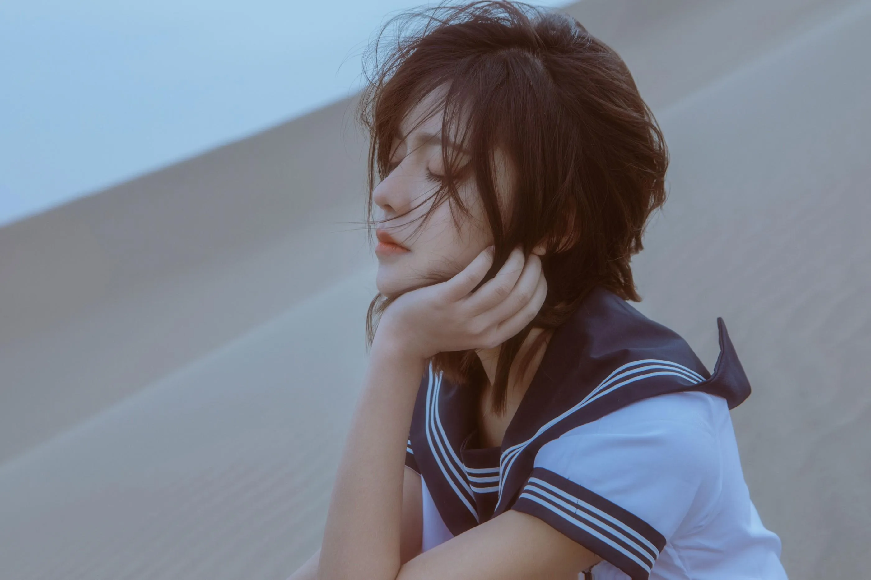 [艺图语] 2022.05.14 沙漠JK 佳佳 [24P]插图4